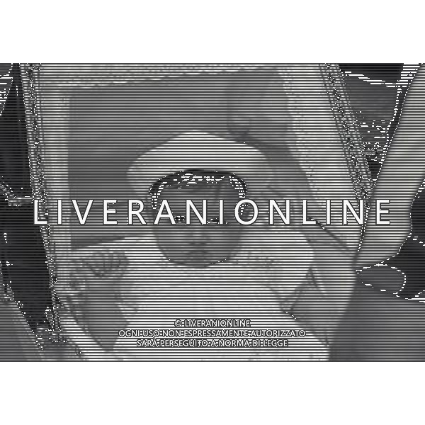 NEG- RETROSPETTIVA MINA MAZZINI CANTANTE NELLA FOTO LA FIGLIA DI MINA MAZZINA BENEDETTA MAZZINI NELLA CARROZZINA NELL\'ANNO 1972 AG ALDO LIVERANI SAS