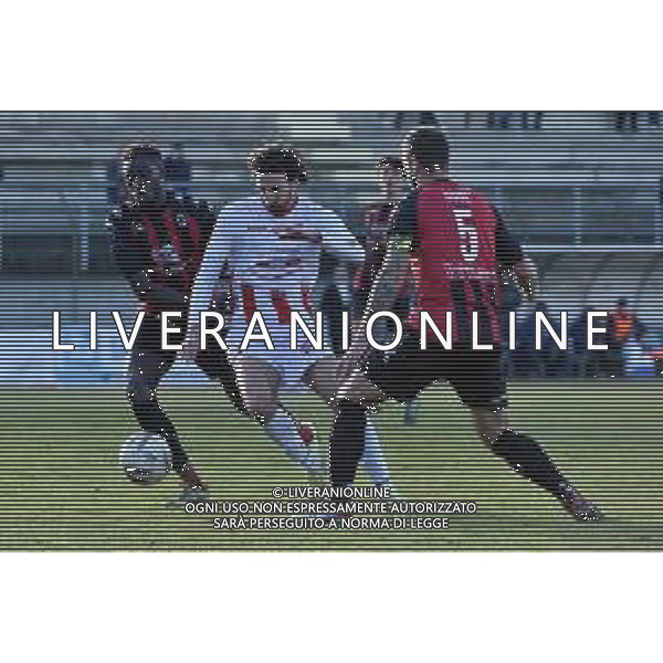 TVRG Sant\'Angelo vs Forlì nella foto Lorenzo Babbi (Forlì) tra Ismaila Diop (Sant\'Angelo) e Maximiliano Achilla Uggè (Sant\'Angelo) Sant\'Angelo Lodigiano (LO) 10-03-2024 Stadio comunale Carlo Chiesa Campionato Serie D girone D - 26a giornata foto Roberto Garavaglia/Agenzia Aldo Liverani sas