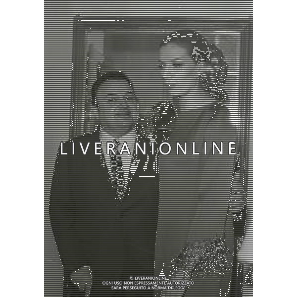 NEG-RETROSPETTIVA IVA ZANICCHI CANTANTE NELLA FOTO IVA ZANICCHI NELL\'ANNO 1970 A SANREMO CON LUCIANO TAJOLI AG ALDO LIVERANI SAS