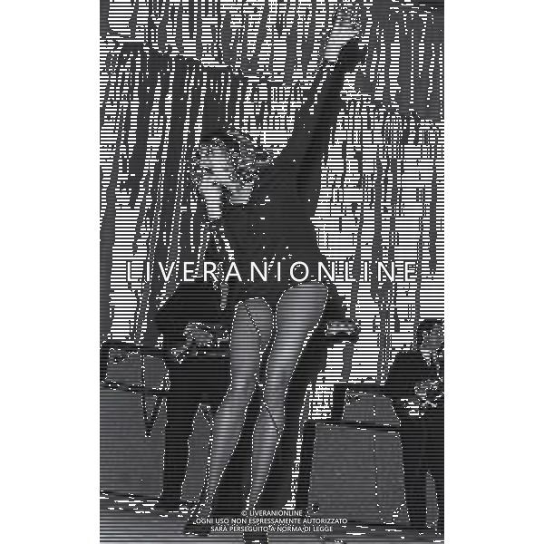 NEG-RETROSPETTIVA MINA MAZZINI CANTANTE NELLA FOTO MINA MAZZINI A VENEZIA ALLA PREMIAZIONE DELLA GONDOLA D\'ORO NELL\'ANNO 1968 AG ALDO LIVERANI SAS