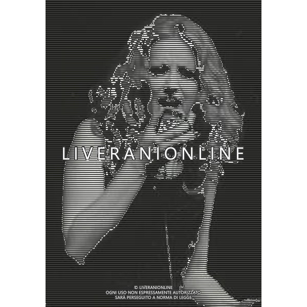 NEG-RETROSPETTIVA MINA MAZZINI CANTANTE NELLA FOTO MINA MAZZINI A MILANO AL TEATRO LIRICO NELL\'ANNO 1971 AG ALDO LIVERANI SAS