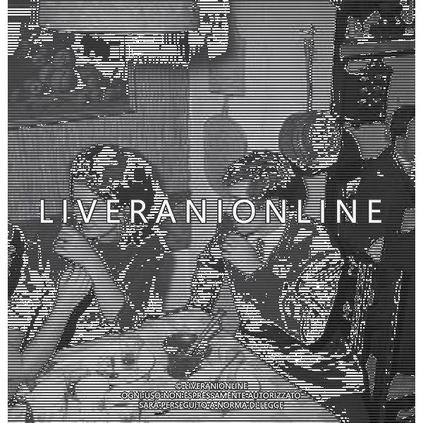 NEG-01-10-1963 MILANO RETROSPETTIVA MINA MAZZINI CANTANTE NELLA FOTO MINA MAZZINI CON MARISA DEL FRATE E CORRADO PANI A MILANO IN UN RISTORANTE AG ALDO LIVERANI SAS