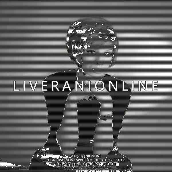 NEG-RETROSPETTIVA IVA ZANICCHI CANTANTE NELLA FOTO IVA ZANICCHI NELL\'ANNO 1965 AG ALDO LIVERANI SAS 