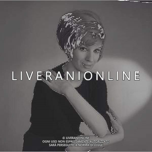 NEG-RETROSPETTIVA IVA ZANICCHI CANTANTE NELLA FOTO IVA ZANICCHI NELL\'ANNO 1965 AG ALDO LIVERANI SAS 