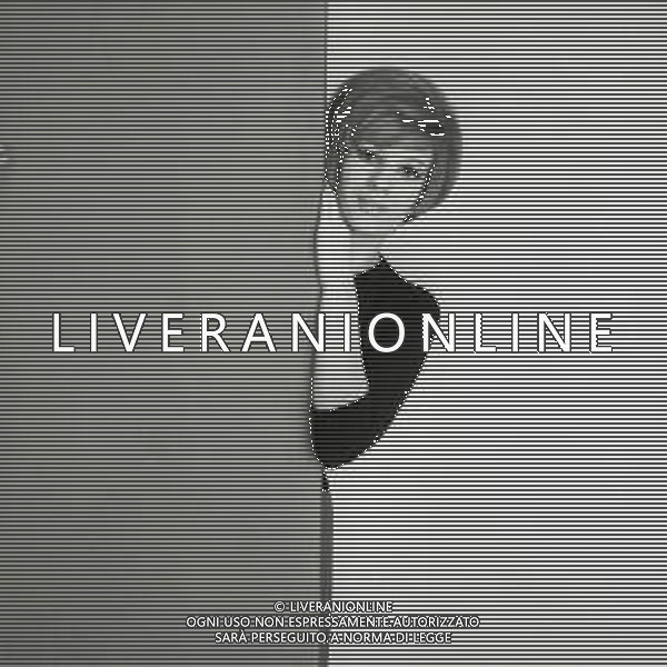 NEG-RETROSPETTIVA IVA ZANICCHI CANTANTE NELLA FOTO IVA ZANICCHI NELL\'ANNO 1965 AG ALDO LIVERANI SAS 