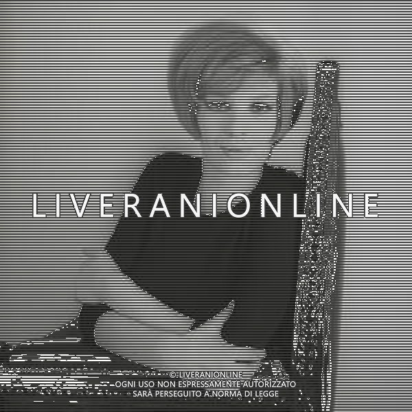 NEG-RETROSPETTIVA IVA ZANICCHI CANTANTE NELLA FOTO IVA ZANICCHI NELL\'ANNO 1965 AG ALDO LIVERANI SAS 