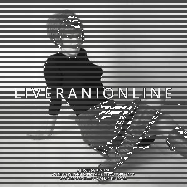 NEG-RETROSPETTIVA IVA ZANICCHI CANTANTE NELLA FOTO IVA ZANICCHI NELL\'ANNO 1965 AG ALDO LIVERANI SAS 