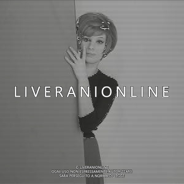 NEG-RETROSPETTIVA IVA ZANICCHI CANTANTE NELLA FOTO IVA ZANICCHI NELL\'ANNO 1965 AG ALDO LIVERANI SAS  