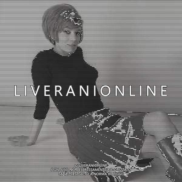 NEG-RETROSPETTIVA IVA ZANICCHI CANTANTE NELLA FOTO IVA ZANICCHI NELL\'ANNO 1965 AG ALDO LIVERANI SAS  