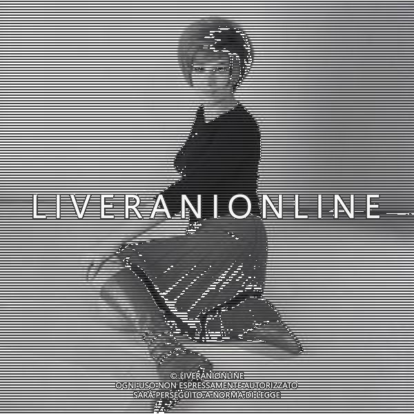 NEG-RETROSPETTIVA IVA ZANICCHI CANTANTE NELLA FOTO IVA ZANICCHI NELL\'ANNO 1965 AG ALDO LIVERANI SAS 