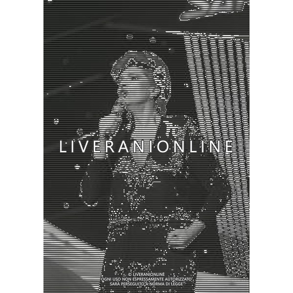 NEG-RETROSPETTIVA IVA ZANICCHI CANTANTE NELLA FOTO IVA ZANICCHI NELL\'ANNO 1984 AL FESTIVAL DI SANREMO AG ALDO LIVERANI SAS 
