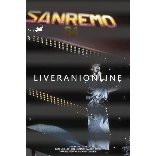 DIAP-RETROSPETTIVA IVA ZANICCHI CANTANTE NELLA FOTO IVA ZANICCHI NELL\'ANNO 1984 AL FESTIVAL DI SANREMO AG ALDO LIVERANI SAS  