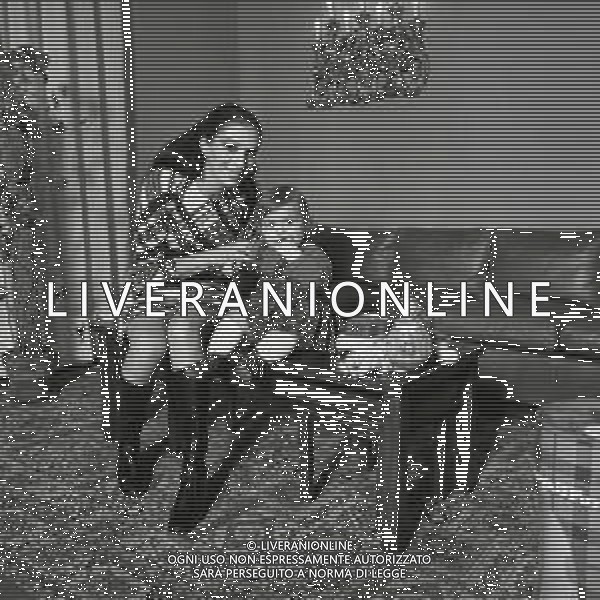 NEG-RETROSPETTIVA IVA ZANICCHI CANTANTE NELLA FOTO IVA ZANICCHI CON LA FIGLIA MICHELA A MILANO NELL\'ANNO 1968 AG ALDO LIVERANI SAS