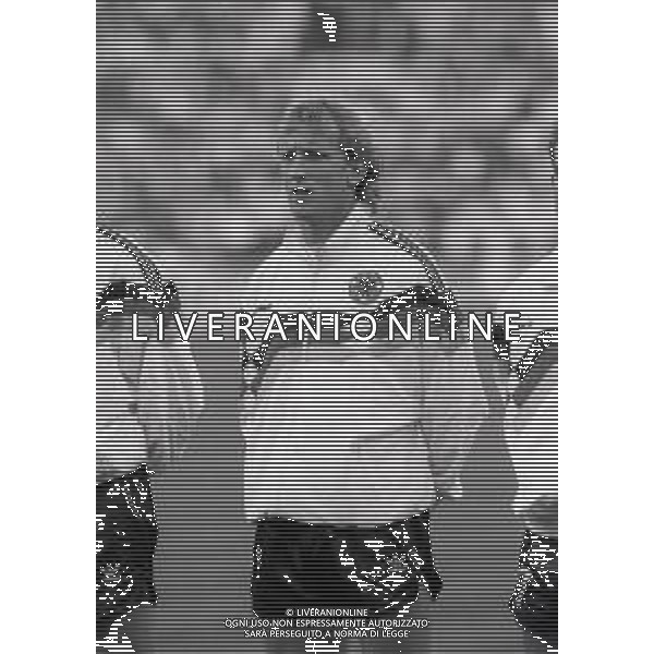 NEG-RETROSPETTIVA ANDREAS BREHME CALCIATORE NELLA FOTO ANDREAS BREHME CON LA MAGLIA DELLA NAZIONALE DELLA GERMANIA NELL\'ANNO 1988 AG ALDO LIVERANI SAS