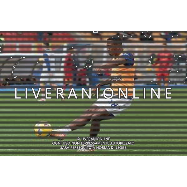 TVEM Jackson Tchatchoua of Hellas Verona warms up during the Italian soccer Serie A match Lecce vs Hellas Verona on March 10, 2024 at Via del Mare Stadium in Lecce, Italy. Photo Emmanuele Mastrodonato/agenzia Liverani/AGENZIA ALDO LIVERANI SAS