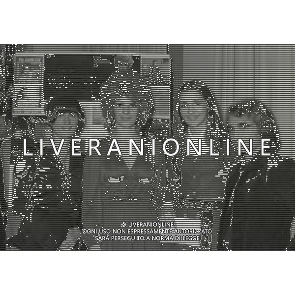 NEG-RETROSPETTIVA IVA ZANICCHI CANTANTE NELLA FOTO IVA ZANICCHI NELL\'ANNO 1970 A MILANO MANIFESTAZIONE DISCO D\'ORO IN TERRAZZA MARTINI AG ALDO LIVERANI SAS 