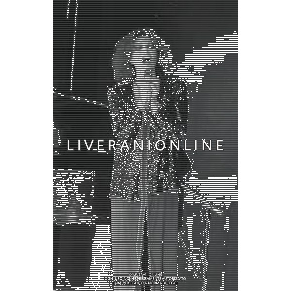 NEG-RETROSPETTIVA IVA ZANICCHI CANTANTE NELLA FOTO IVA ZANICCHI NELL\'ANNO 1984 A MILANO AG ALDO LIVERANI SAS 
