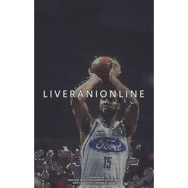 RETROSPETTIVA WALLACE BRYANT BASKET NELLA FOTO WALLACE BRYANT CON LA MAGLIA DELLA FORD CANTU\' BASKET NELL\'ANNO 1982-1983 AG ALDO LIVERANI SAS