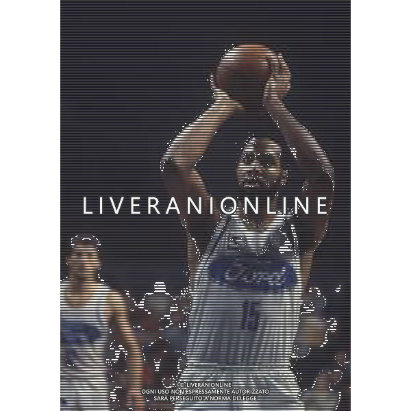 RETROSPETTIVA WALLACE BRYANT BASKET NELLA FOTO WALLACE BRYANT CON LA MAGLIA DELLA FORD CANTU\' BASKET NELL\'ANNO 1982-1983 AG ALDO LIVERANI SAS