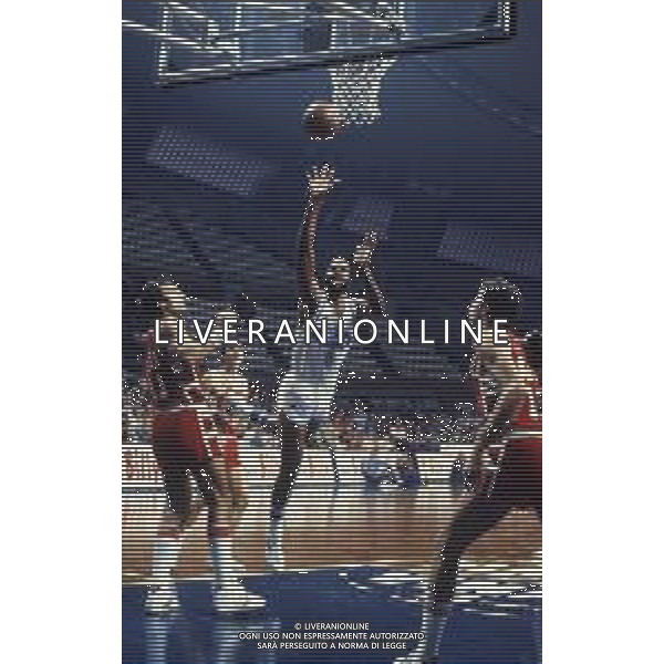 RETROSPETTIVA WALLACE BRYANT BASKET NELLA FOTO WALLACE BRYANT CON LA MAGLIA DELLA FORD CANTU\' BASKET NELL\'ANNO 1982-1983 AG ALDO LIVERANI SAS