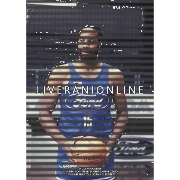 RETROSPETTIVA WALLACE BRYANT BASKET NELLA FOTO WALLACE BRYANT CON LA MAGLIA DELLA FORD CANTU\' BASKET NELL\'ANNO 1982-1983 AG ALDO LIVERANI SAS