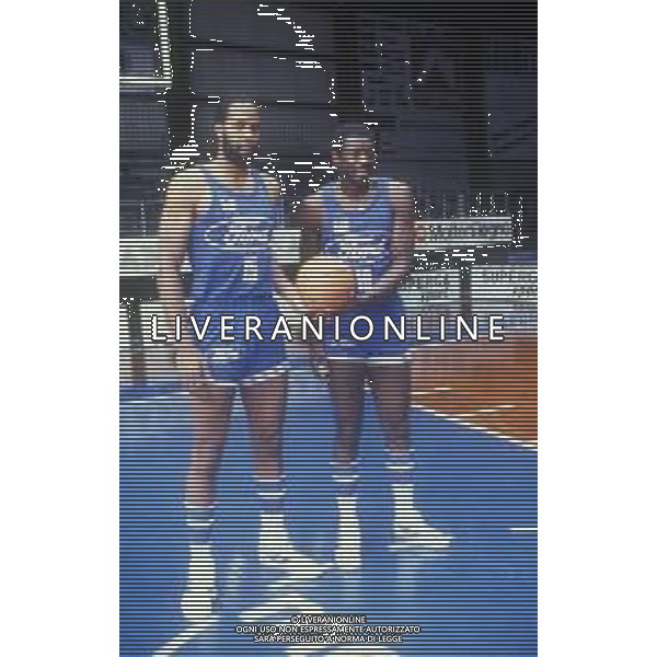 RETROSPETTIVA WALLACE BRYANT BASKET NELLA FOTO WALLACE BRYANT CON LA MAGLIA DELLA FORD CANTU\' BASKET NELL\'ANNO 1982-1983 CON JIM BREWER AG ALDO LIVERANI SAS