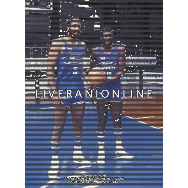 RETROSPETTIVA WALLACE BRYANT BASKET NELLA FOTO WALLACE BRYANT CON LA MAGLIA DELLA FORD CANTU\' BASKET NELL\'ANNO 1982-1983 CON JIM BREWER AG ALDO LIVERANI SAS