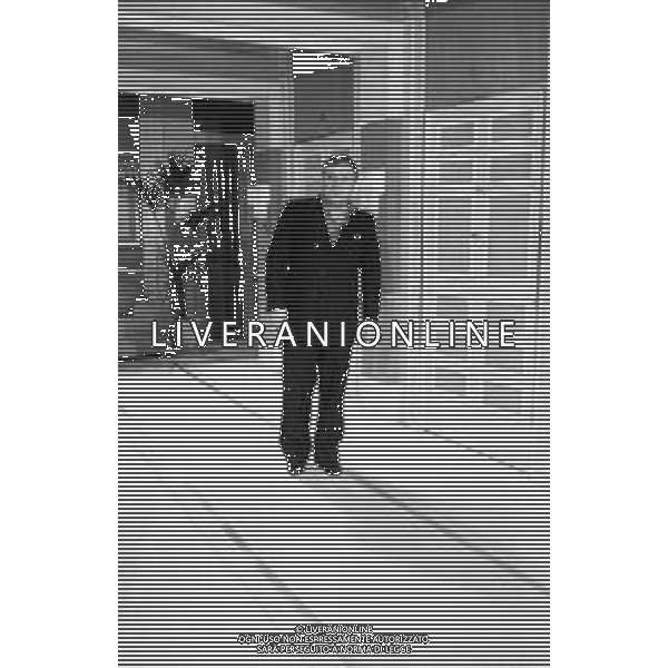 Neg- RETROSPETTIVA MARIO MEROLA CANTANTE NELLA FOTO OSPITE DELLA TRASMISSIONE TELEVISIVA \'GRAND HOTEL\' NELL\'ANNO 1985 AG ALDO LIVERANI SAS