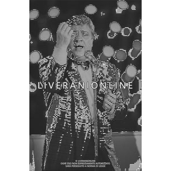 Neg- RETROSPETTIVA MARIO MEROLA CANTANTE NELLA FOTO OSPITE DELLA TRASMISSIONE TELEVISIVA \'R. CARRA\' SHOW\' NELL\'ANNO 1988 AG ALDO LIVERANI SAS