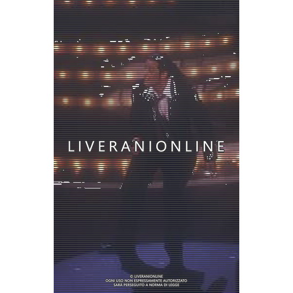 DIAP-RETROSPETTIVA ROSARIO TINDARO FIORELLO SHOWMAN-IMITATORE -COMICO E CANTANTE NELLA FOTO ROSARIO TINDARO FIORELLO NELL\'ANNO 1993 A SANREMO AG ALDO LIVERANI SAS 