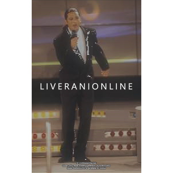 DIAP-RETROSPETTIVA ROSARIO TINDARO FIORELLO SHOWMAN-IMITATORE -COMICO E CANTANTE NELLA FOTO ROSARIO TINDARO FIORELLO NELL\'ANNO 1993 A SANREMO AG ALDO LIVERANI SAS 