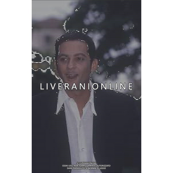 DIAP-RETROSPETTIVA ROSARIO TINDARO FIORELLO SHOWMAN-IMITATORE -COMICO E CANTANTE NELLA FOTO ROSARIO TINDARO FIORELLO NELL\'ANNO 1995 A SANREMO AG ALDO LIVERANI SAS  