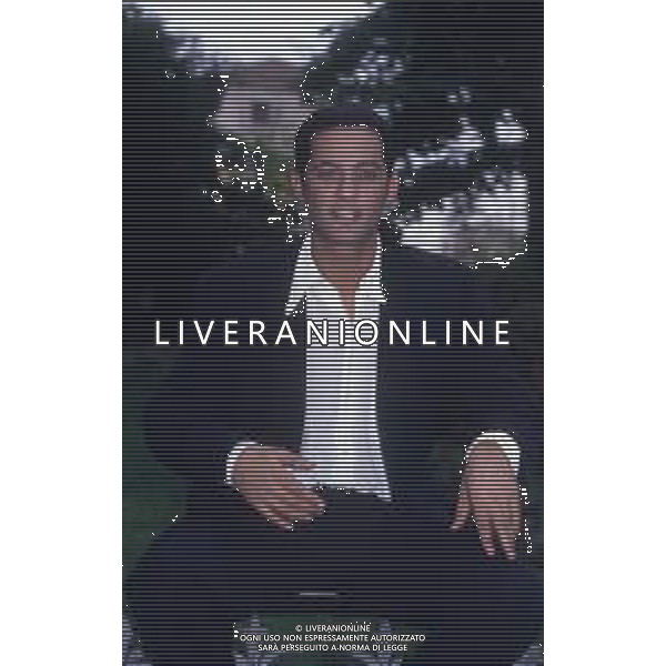 DIAP-RETROSPETTIVA ROSARIO TINDARO FIORELLO SHOWMAN-IMITATORE -COMICO E CANTANTE NELLA FOTO ROSARIO TINDARO FIORELLO NELL\'ANNO 1995 A SANREMO AG ALDO LIVERANI SAS  