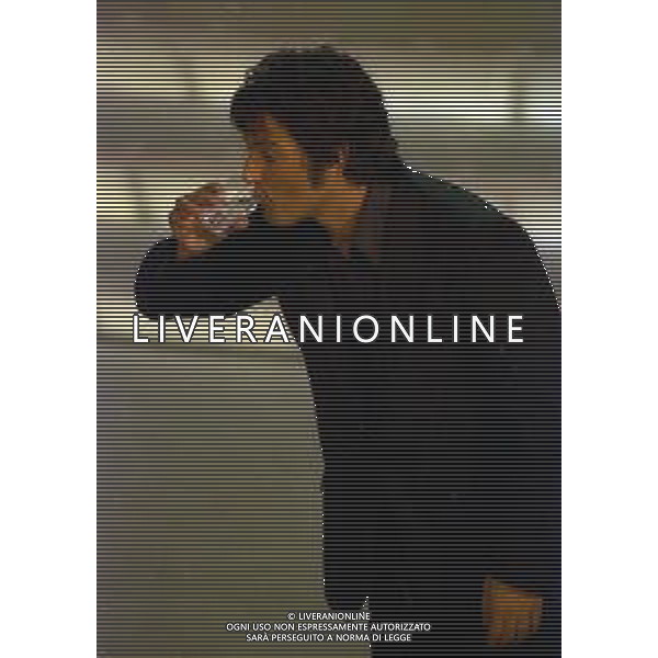 NEG COL- RETROSPETTIVA ROSARIO TINDARO FIORELLO SHOWMAN-IMITATORE -COMICO E CANTANTE NELLA FOTO ROSARIO TINDARO FIORELLO A SANREMO NELL\'ANNO 2002 AG ALDO LIVERANI SAS 