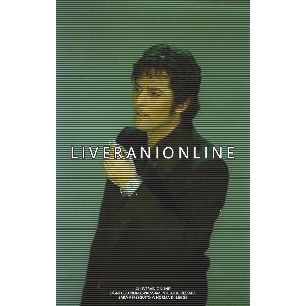 NEG COL- RETROSPETTIVA ROSARIO TINDARO FIORELLO SHOWMAN-IMITATORE -COMICO E CANTANTE NELLA FOTO ROSARIO TINDARO FIORELLO A SANREMO NELL\'ANNO 2002 AG ALDO LIVERANI SAS 
