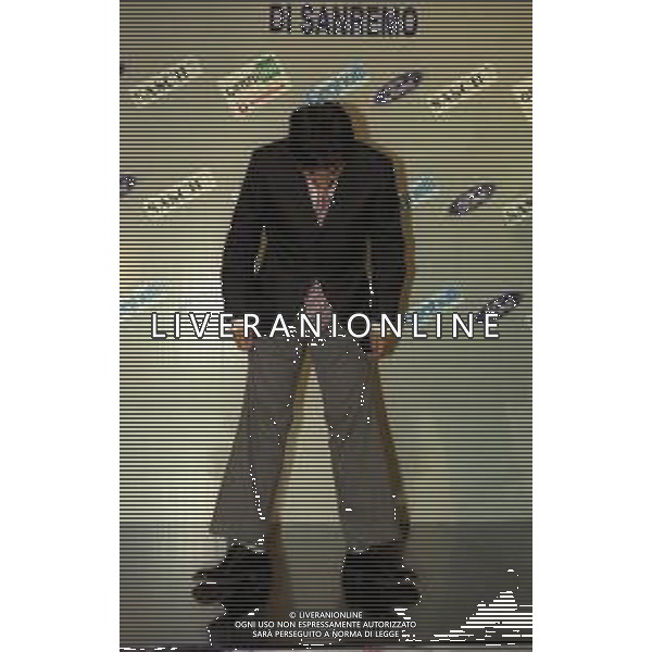 NEG COL- RETROSPETTIVA ROSARIO TINDARO FIORELLO SHOWMAN-IMITATORE -COMICO E CANTANTE NELLA FOTO ROSARIO TINDARO FIORELLO A SANREMO NELL\'ANNO 2002 AG ALDO LIVERANI SAS 