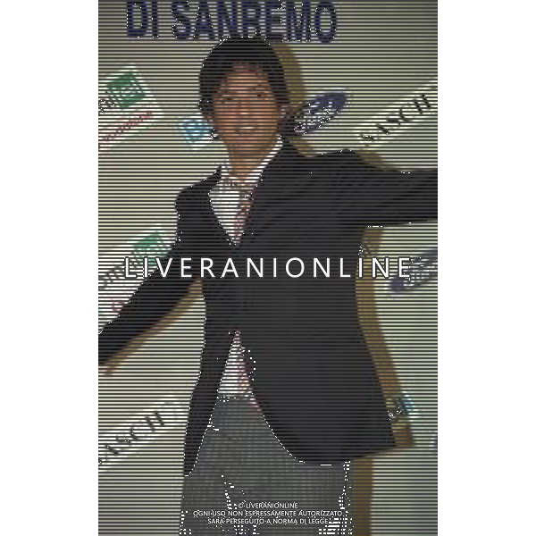 NEG COL- RETROSPETTIVA ROSARIO TINDARO FIORELLO SHOWMAN-IMITATORE -COMICO E CANTANTE NELLA FOTO ROSARIO TINDARO FIORELLO A SANREMO NELL\'ANNO 2002 AG ALDO LIVERANI SAS 