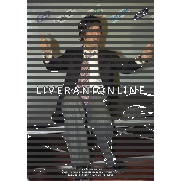 NEG COL- RETROSPETTIVA ROSARIO TINDARO FIORELLO SHOWMAN-IMITATORE -COMICO E CANTANTE NELLA FOTO ROSARIO TINDARO FIORELLO A SANREMO NELL\'ANNO 2002 AG ALDO LIVERANI SAS 