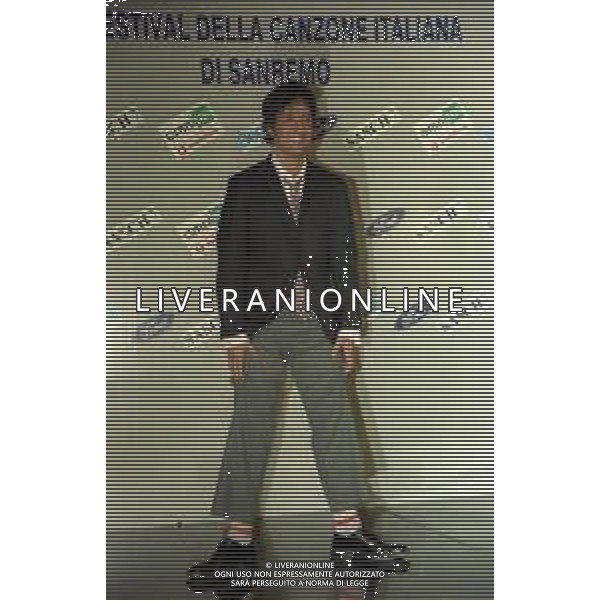 NEG COL- RETROSPETTIVA ROSARIO TINDARO FIORELLO SHOWMAN-IMITATORE -COMICO E CANTANTE NELLA FOTO ROSARIO TINDARO FIORELLO A SANREMO NELL\'ANNO 2002 AG ALDO LIVERANI SAS 