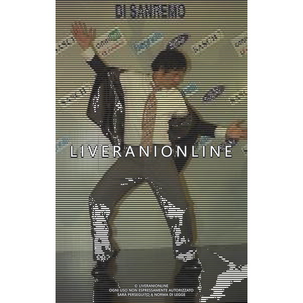 NEG COL- RETROSPETTIVA ROSARIO TINDARO FIORELLO SHOWMAN-IMITATORE -COMICO E CANTANTE NELLA FOTO ROSARIO TINDARO FIORELLO A SANREMO NELL\'ANNO 2002 AG ALDO LIVERANI SAS 