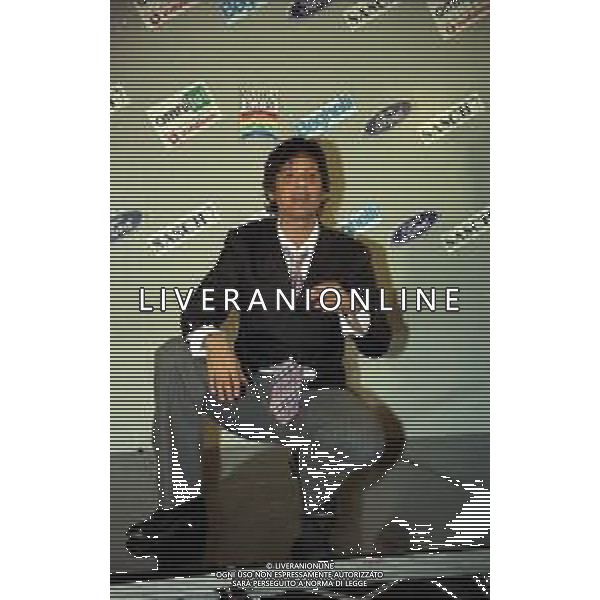 NEG COL- RETROSPETTIVA ROSARIO TINDARO FIORELLO SHOWMAN-IMITATORE -COMICO E CANTANTE NELLA FOTO ROSARIO TINDARO FIORELLO A SANREMO NELL\'ANNO 2002 AG ALDO LIVERANI SAS 