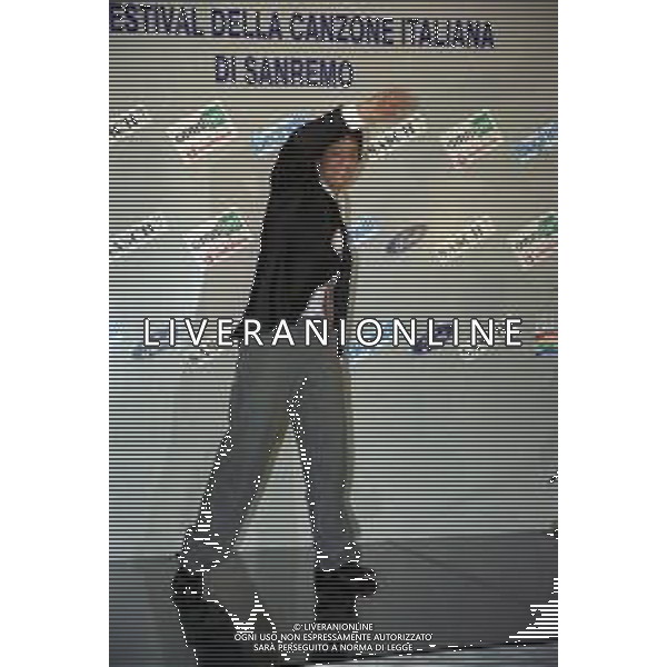 NEG COL- RETROSPETTIVA ROSARIO TINDARO FIORELLO SHOWMAN-IMITATORE -COMICO E CANTANTE NELLA FOTO ROSARIO TINDARO FIORELLO A SANREMO NELL\'ANNO 2002 AG ALDO LIVERANI SAS 