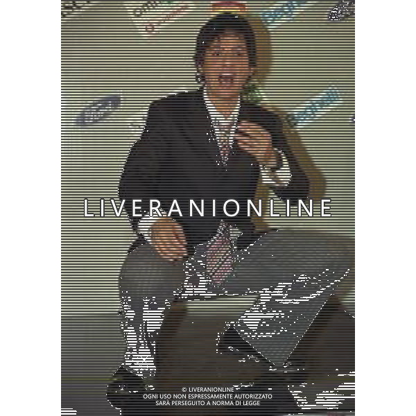 NEG COL- RETROSPETTIVA ROSARIO TINDARO FIORELLO SHOWMAN-IMITATORE -COMICO E CANTANTE NELLA FOTO ROSARIO TINDARO FIORELLO A SANREMO NELL\'ANNO 2002 AG ALDO LIVERANI SAS  