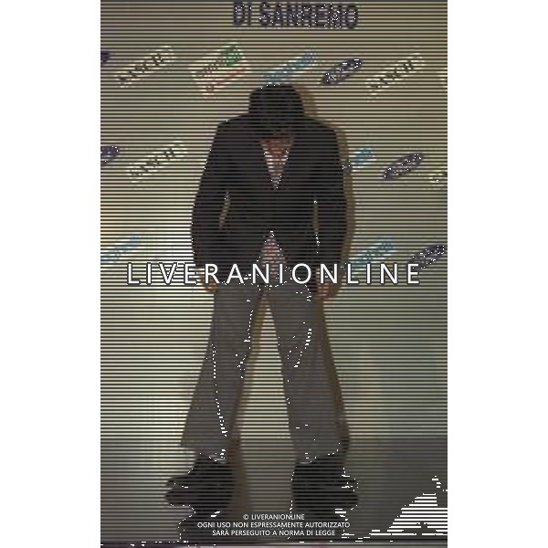 NEG COL- RETROSPETTIVA ROSARIO TINDARO FIORELLO SHOWMAN-IMITATORE -COMICO E CANTANTE NELLA FOTO ROSARIO TINDARO FIORELLO A SANREMO NELL\'ANNO 2002 AG ALDO LIVERANI SAS  