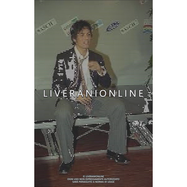 NEG COL- RETROSPETTIVA ROSARIO TINDARO FIORELLO SHOWMAN-IMITATORE -COMICO E CANTANTE NELLA FOTO ROSARIO TINDARO FIORELLO A SANREMO NELL\'ANNO 2002 AG ALDO LIVERANI SAS  