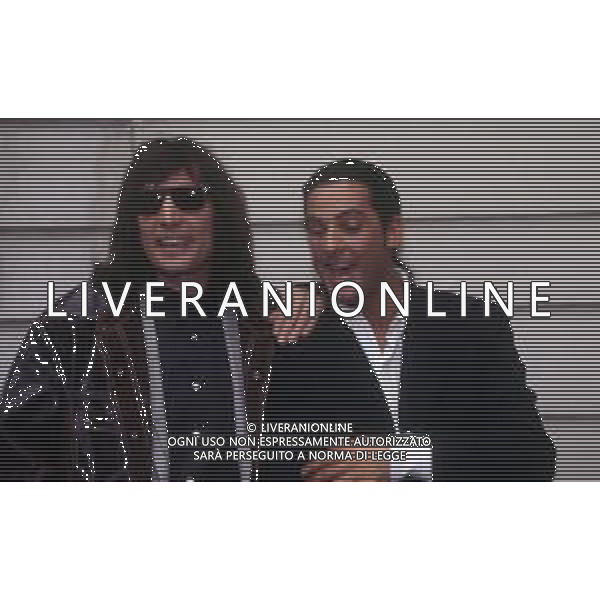 DIAP- RETROSPETTIVA ROSARIO TINDARO FIORELLO SHOWMAN-IMITATORE -COMICO E CANTANTE NELLA FOTO ROSARIO TINDARO FIORELLO CON CLAUDIO CECCHETTO AG ALDO LIVERANI SAS 