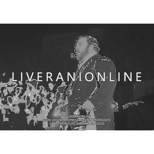 Neg- RETROSPETTIVA LUCIANO PAVAROTTI TENORE NELLA FOTO IN CONCERTO NELL\'ANNO 1986 AG ALDO LIVERANI SAS