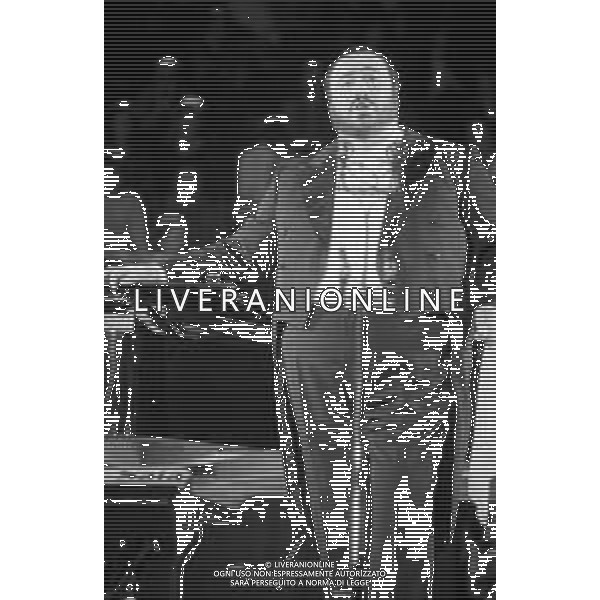 Neg- RETROSPETTIVA LUCIANO PAVAROTTI TENORE NELLA FOTO IN CONCERTO NELL\'ANNO 1986 AG ALDO LIVERANI SAS