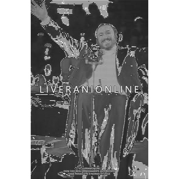 Neg- RETROSPETTIVA LUCIANO PAVAROTTI TENORE NELLA FOTO IN CONCERTO NELL\'ANNO 1986 AG ALDO LIVERANI SAS