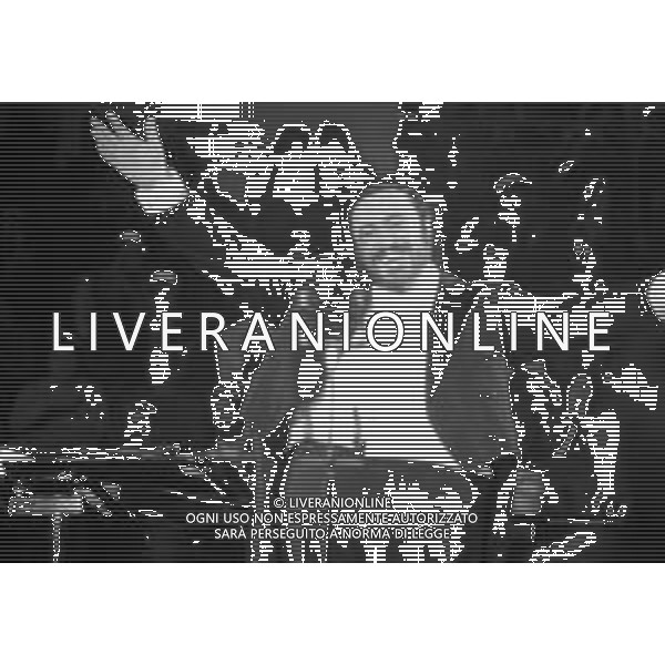 Neg- RETROSPETTIVA LUCIANO PAVAROTTI TENORE NELLA FOTO IN CONCERTO NELL\'ANNO 1986 AG ALDO LIVERANI SAS